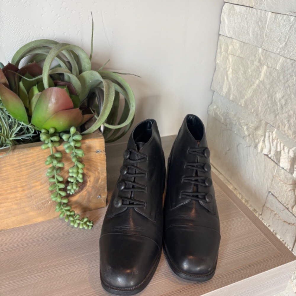Black Granny Button Ankle Boots Leather Uppers. (9) Like New - Picture 8 of 9
